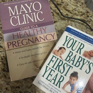 Mayo Clinic Guide to a Healthy Pregnancy & Baby’s 1st Year books (2)